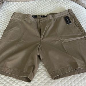 NWT NAUTICA Shorts in KHAKI TAN Size 40